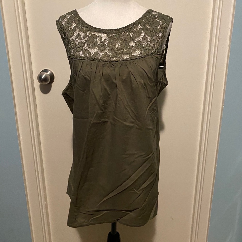 TORRID LACE SLEEVELESS TOP - Picture 8 of 16